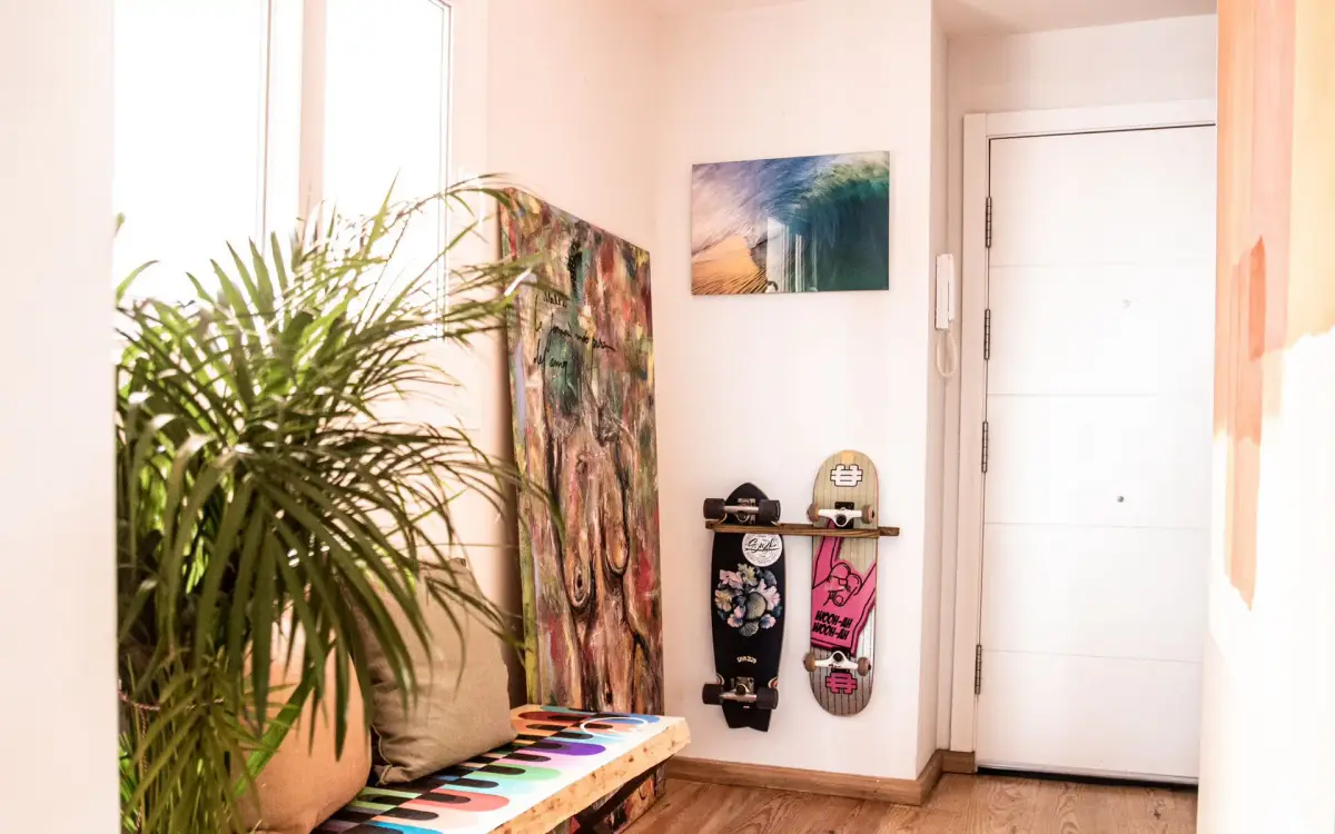 AMARA Family & Surf: espacio para guardar material de surf y playa
